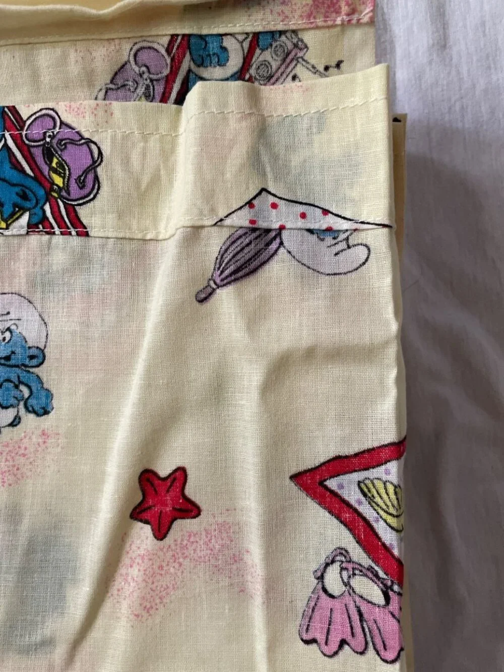Vintage 1981 Smurfs Curtain Set By Wallace Berrie 45